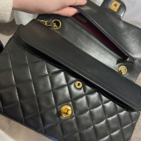 CHANEL Double Flap Medium Shoulder Bag Leather Black Gold Hardware - Picture 6 of 12